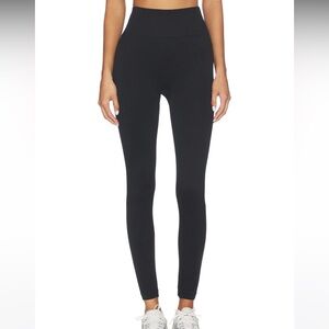 Seamless Legging in Classic Black